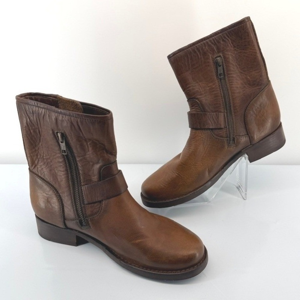 Frye Vicky Engineer Dark Brown Leather Double Buckle Zip Short Boots 8.5B - Picture 2 of 8